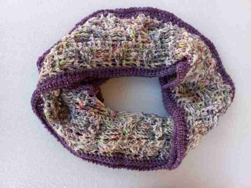 Dew Drops Cowl in 2-tone Premium Hand-dyed sock wool – colors Farmer’s Market and Aubergine. Double-loop flat lay Dew Drops Cowl in 2-tone Premium Hand-dyed sock wool - colors Farmer's Market and Aubergine. Double-loop flat lay